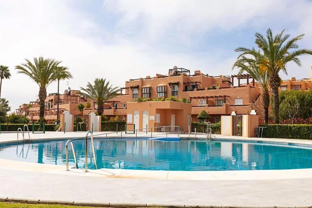 Casares Del Sol 아파트